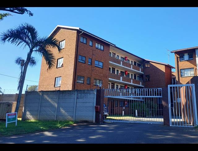 1.5 BEDROOM FLAT FOR SALE IN ILLOVO BEACH
